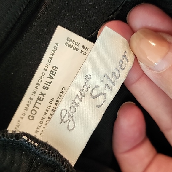 Gottex silver size 16 Rib black one piece swim - Picture 6 of 7